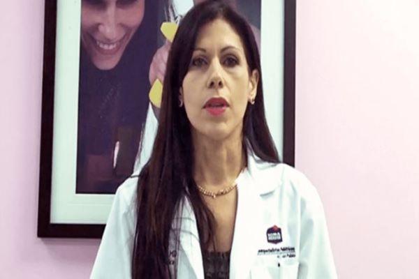 Doctora Elivette Zambrana, reumatóloga pediátrica certificada en obesidad infantil del Hospital HIMA Caguas y miembro de la Asociación de Reumatología de Puerto Rico.