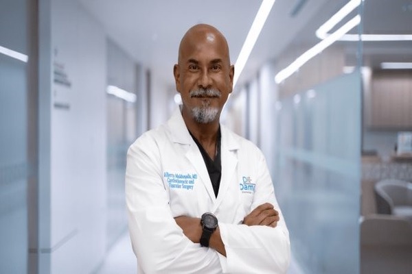 Dr. Alberto Maldonado Molina, cirujano cardiotorácico y especialista en procedimientos quirúrgicos del Hospital Damas.